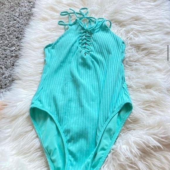 Light green bodsyuit - Picture 1 of 1